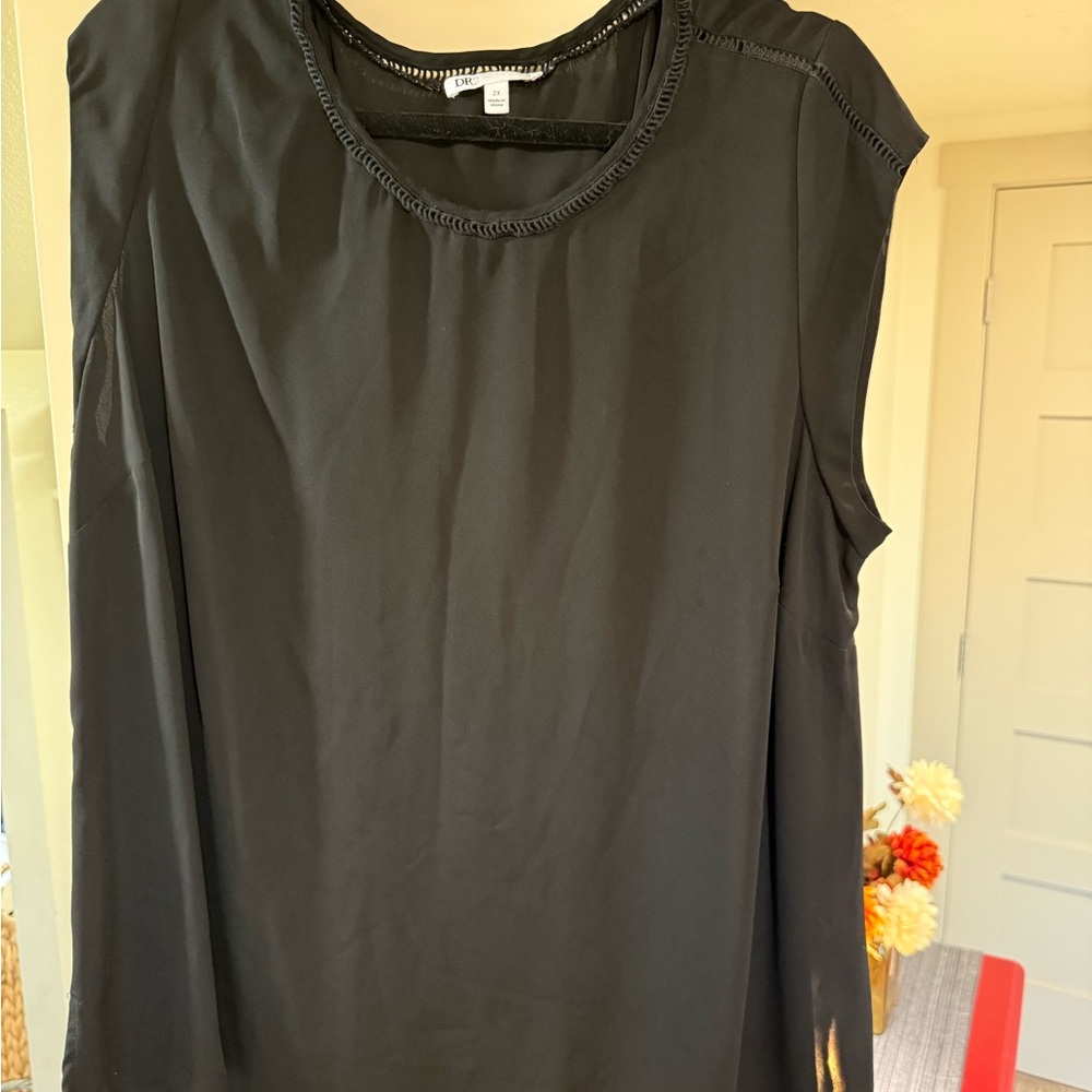 DR2 Black Sleeveless Blouse
